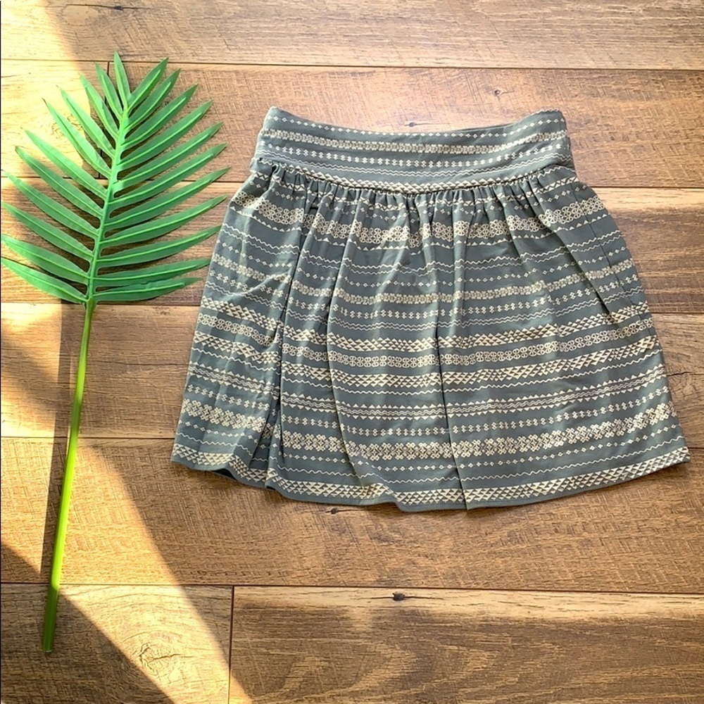 Gap Factory Elastic Pull On Green Skirt size Small